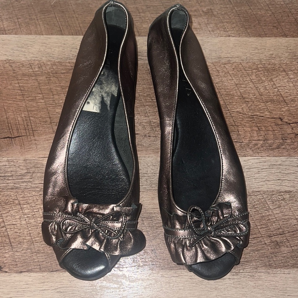 The Flexx Flat Bronze Open Toe Size 10